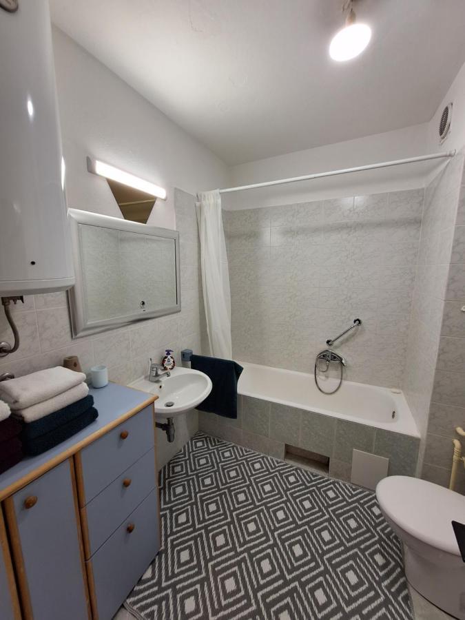 Two Bedroom Apartment Alma Zadar Exteriör bild